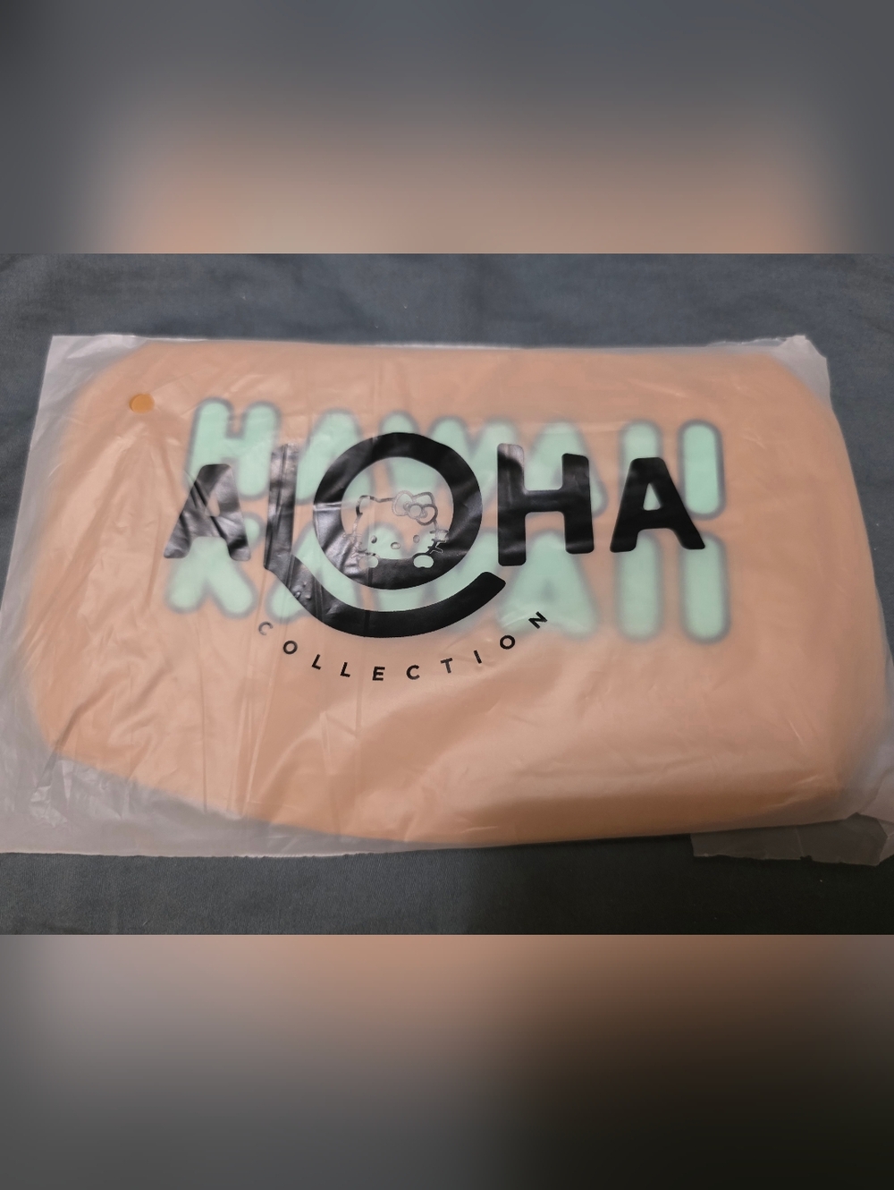 ALOHA Collection x Hello Kitty Hawaii Kawaii Mini  Waterproof Pouch NWT - Picture 5 of 6